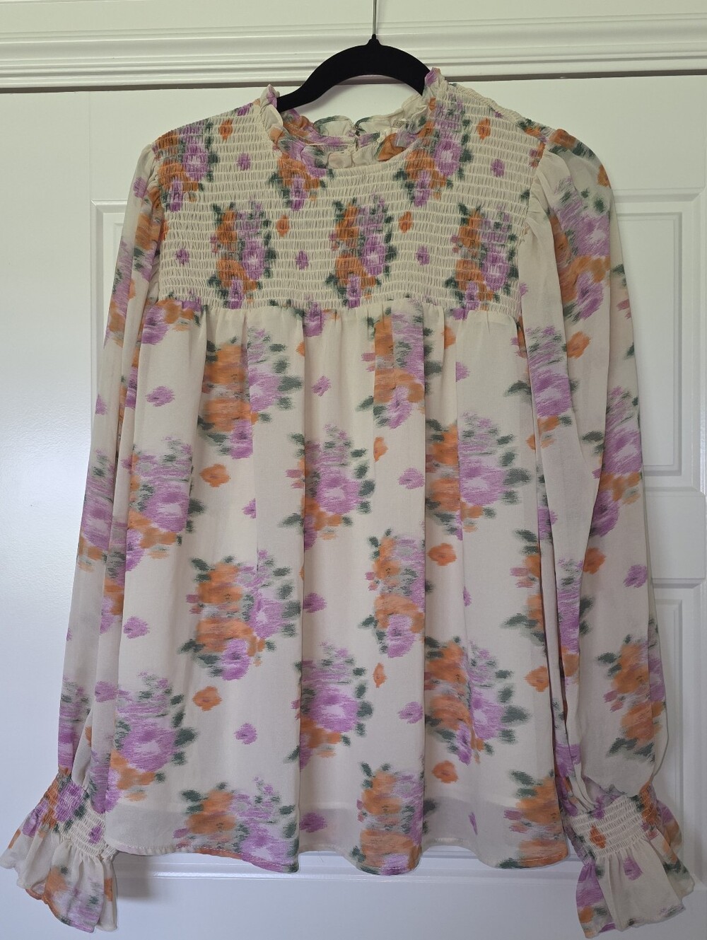 Beautiful Entro Watercolor Cream & Floral Smocked Yoke Blouse Size Lg